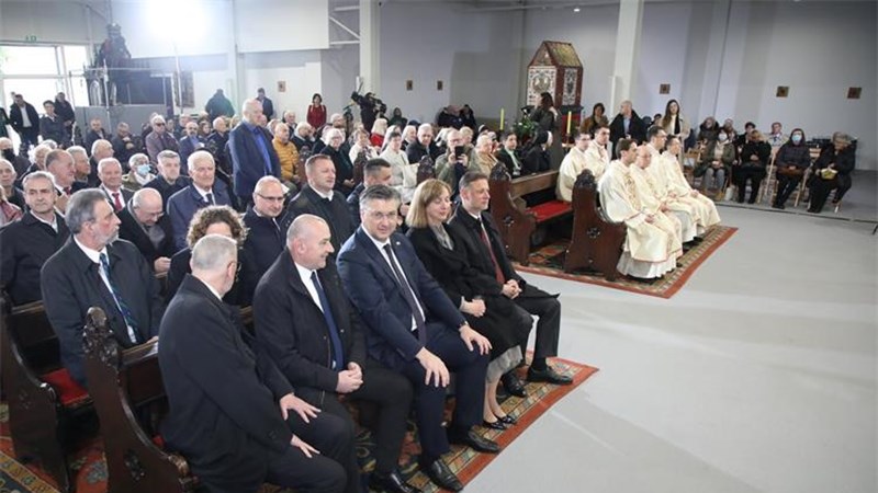 Plenković na Uskrsnoj misi: Važna poruka kršćanske solidarnosti
